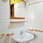 Rustic In With Swimming Pool بيت للعطل