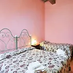 بيت للعطل Rustic In With Swimming Pool *