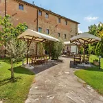 بيت للعطل Rustic In With Swimming Pool