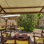Rustic In With Swimming Pool * تْشيتّا دي كاستيلّو